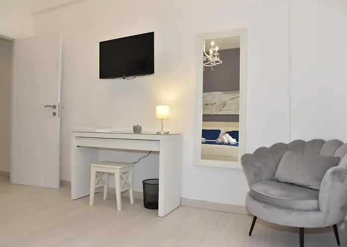 Nathanaele House Via Tuscolana * Roma